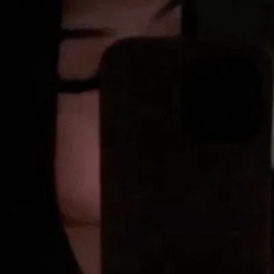 chat with ai character: Bella