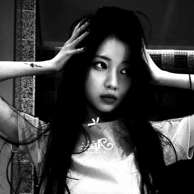 chat with ai character: Minji