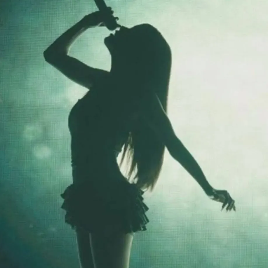 chat with ai character: valentina kpdh