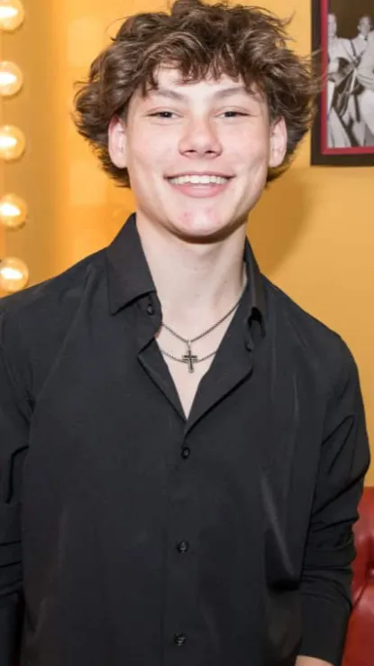 ai character: Maddox Batson background