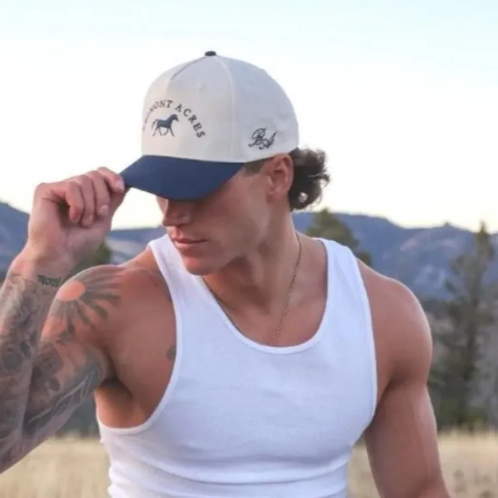 chat with ai character: Aidan