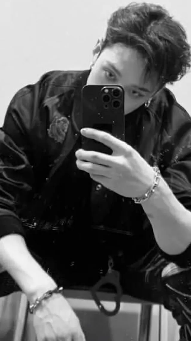 ai character: Bangchan  background