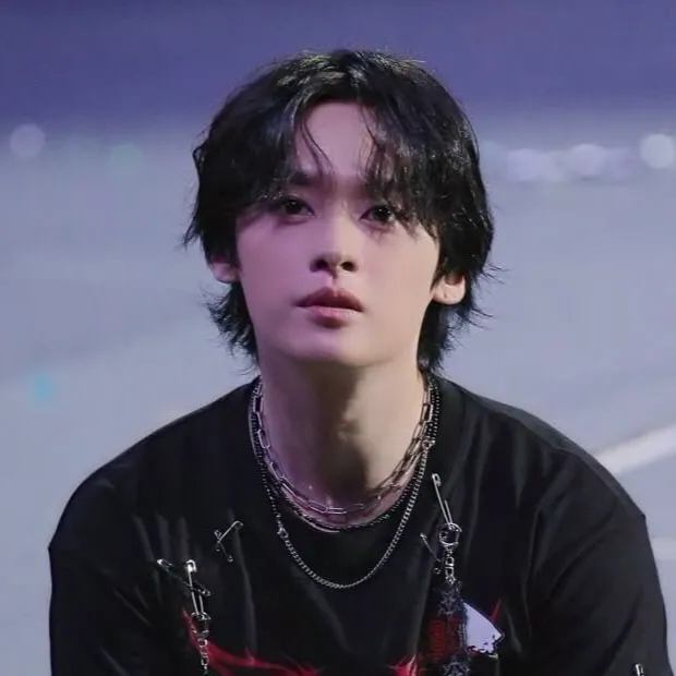 chat with ai character: Lee know 