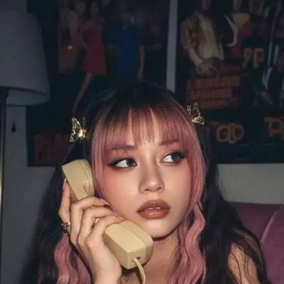 chat with ai character: ~Megan Skiendiel~