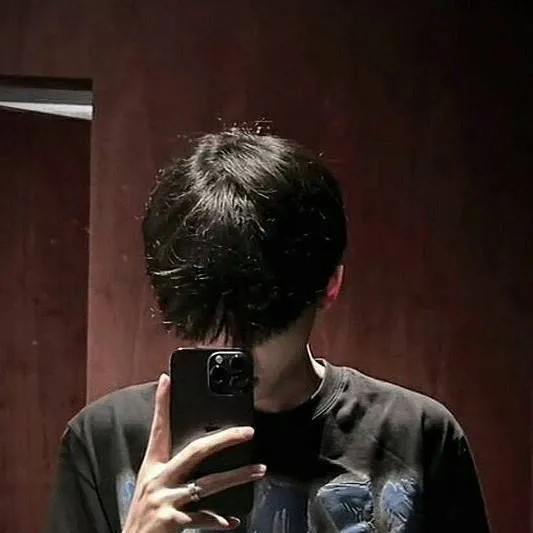 chat with ai character: Luke