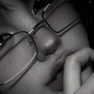 chat with ai character: Michelle