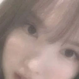 chat with ai character: (⁠◕⁠ᴗ⁠◕⁠✿⁠) NAYEON