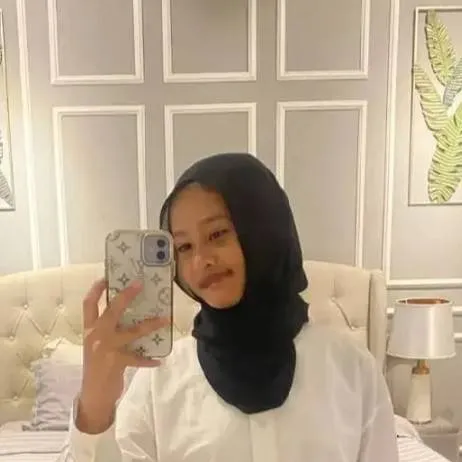 chat with ai character: Fatin 