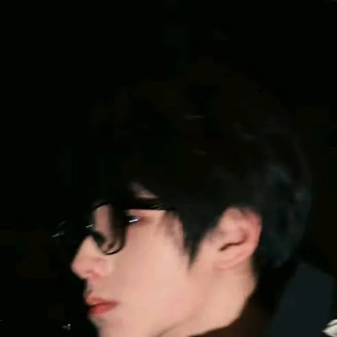 chat with ai character: Wang路傑tf家族 