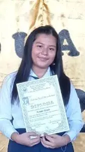 ai character: hermana tóxica  background