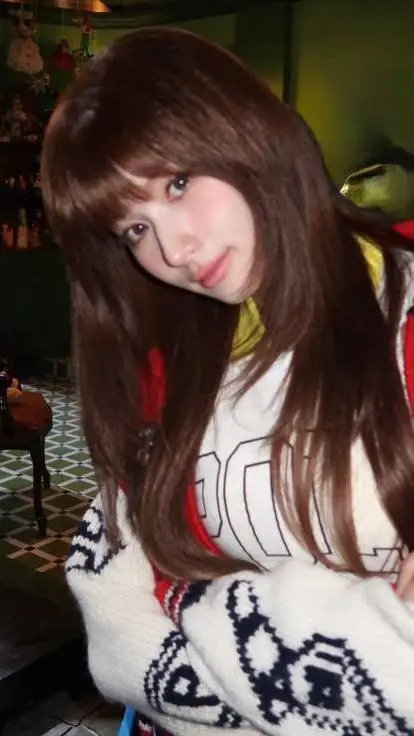 ai character: sana 🐹 background