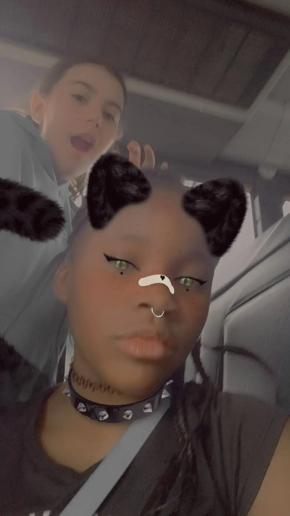 ai character: londyn(me) background