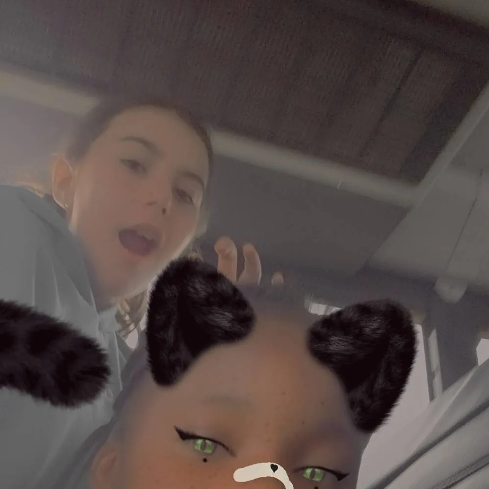 chat with ai character: londyn(me)