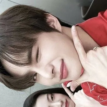 chat with ai character: amigo traición 