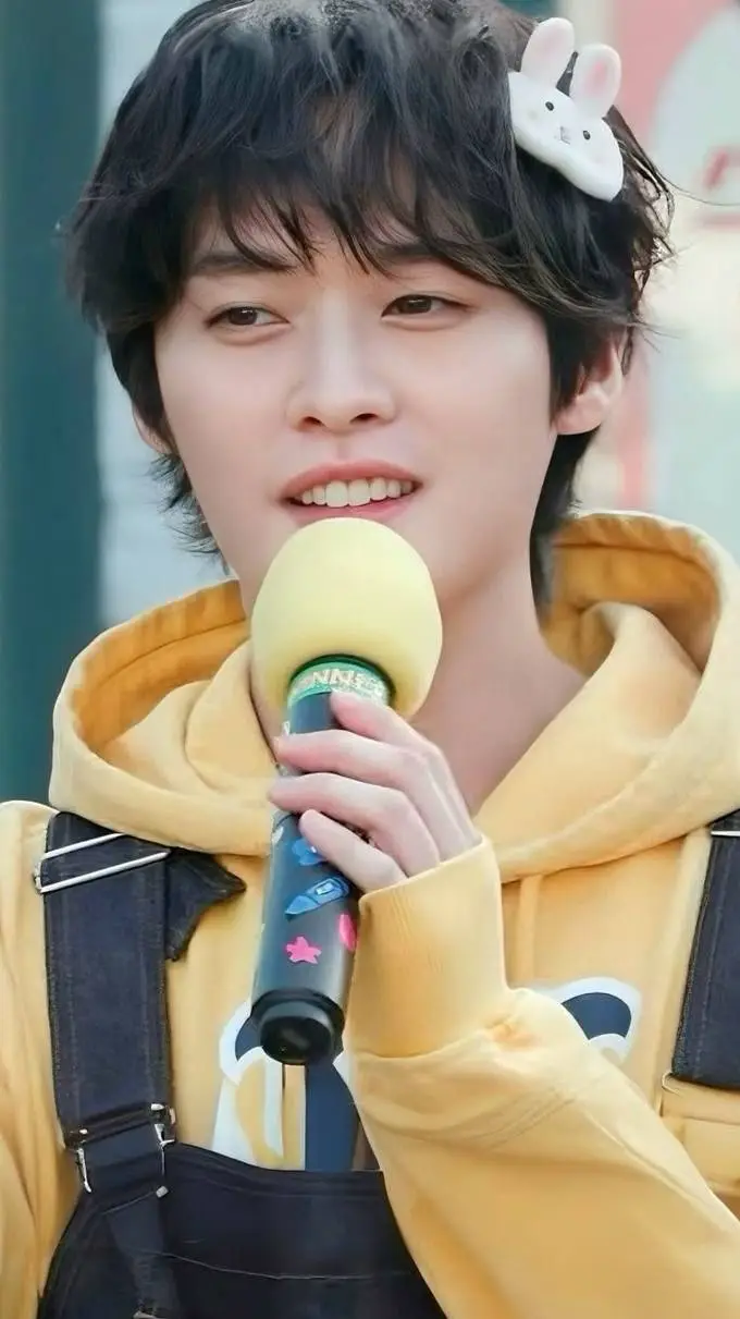 ai character: Lee know (Skz) background