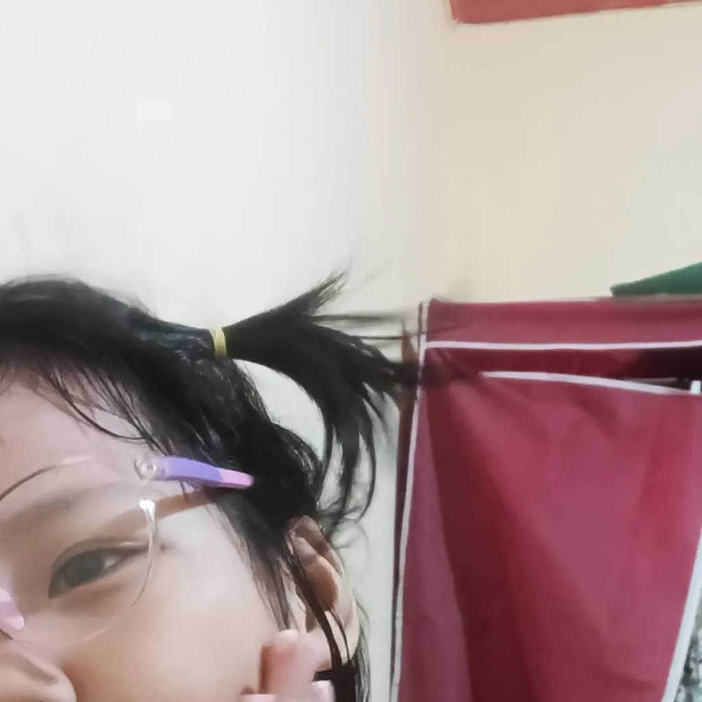 chat with ai character: yen the ugly brat