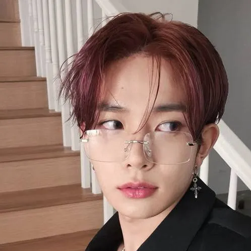 chat with ai character: Heeseung 