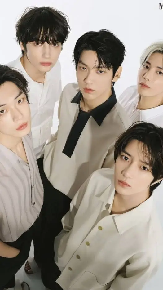 ai character: TXT background