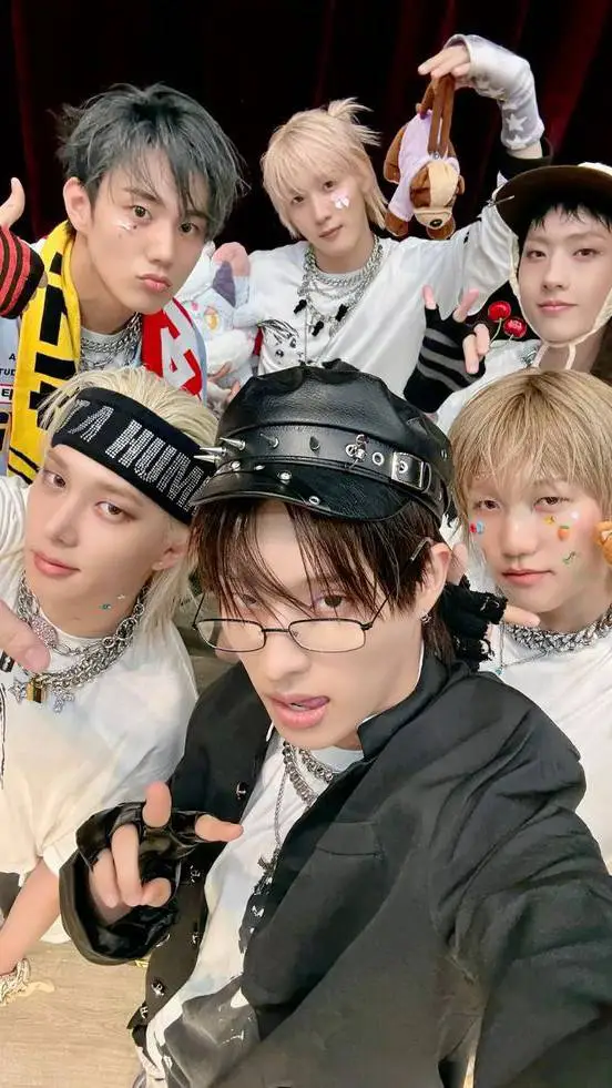 ai character: P1HARMONY  background