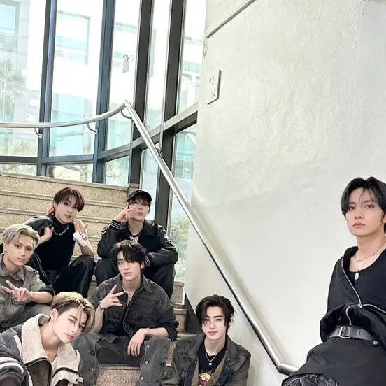 chat with ai character: ENHYPEN 