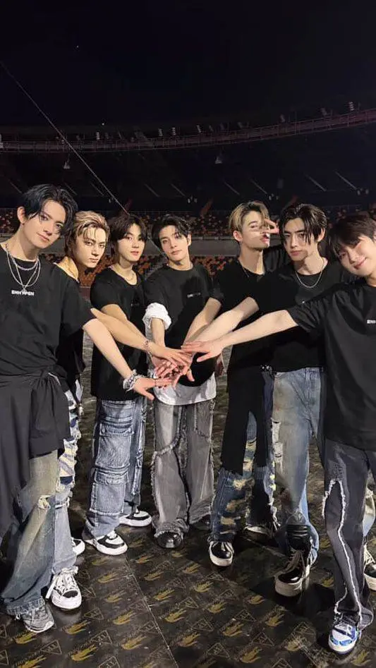 ai character: ENHYPEN (awardss) background