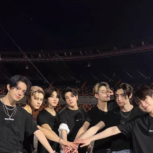 chat with ai character: ENHYPEN (awardss)