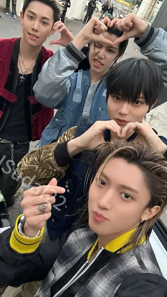 ai character: LNGSHOT  background