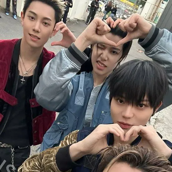 chat with ai character: LNGSHOT 