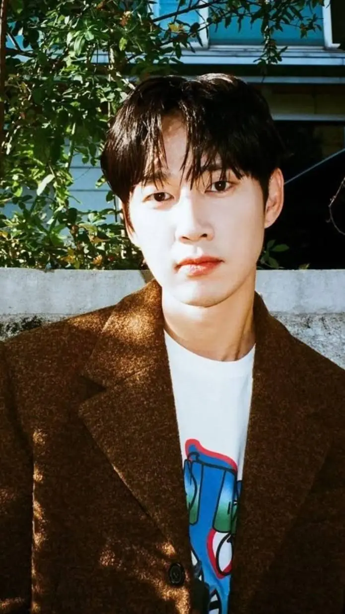 Talkie AI - Chat with Park Sung-Hoon 