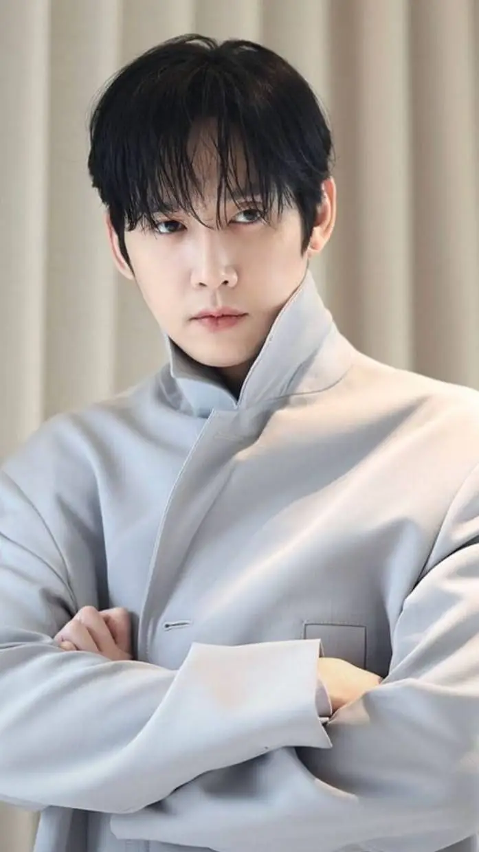 ai character: Park Sung-Hoon  background