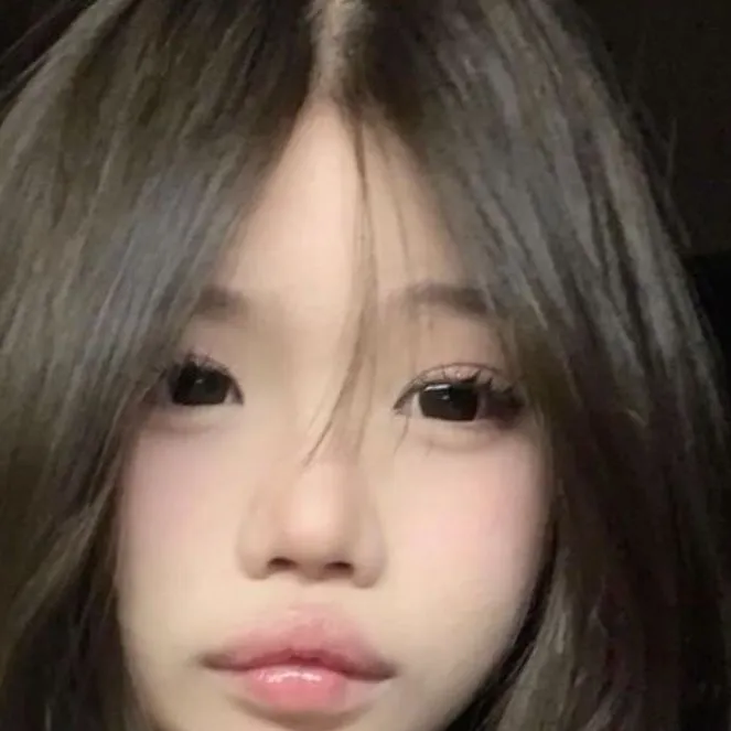 chat with ai character: Pick me