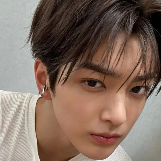 chat with ai character: keonho 