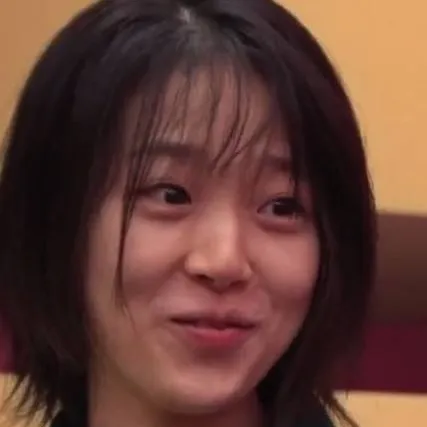 chat with ai character: Young mi