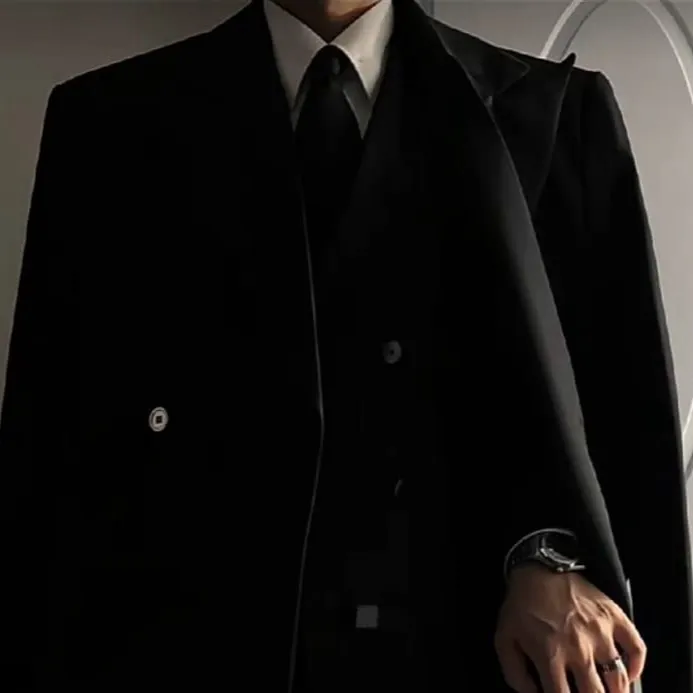 chat with ai character: Arthur Charleston