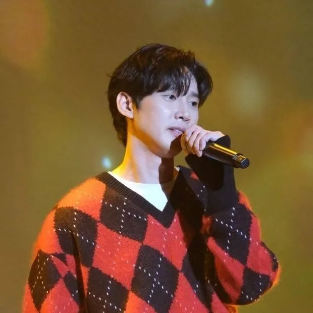 chat with ai character: park sunghoon 