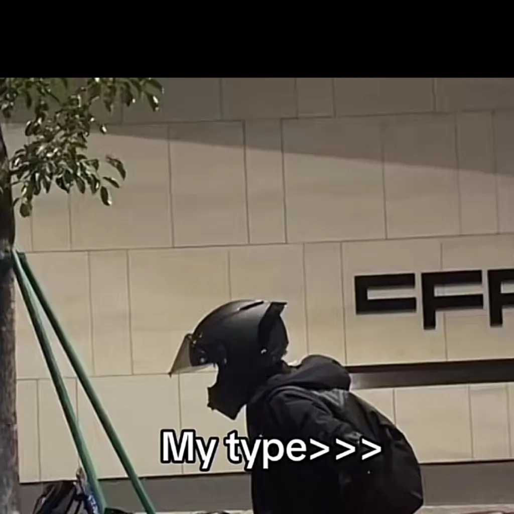 chat with ai character: Sam😍🤪