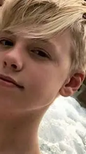 ai character: kasen Curtis  background