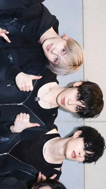 ai character: 𝐦𝐚𝐤𝐧𝐚𝐞 𝐥𝐢𝐧𝐞~ background