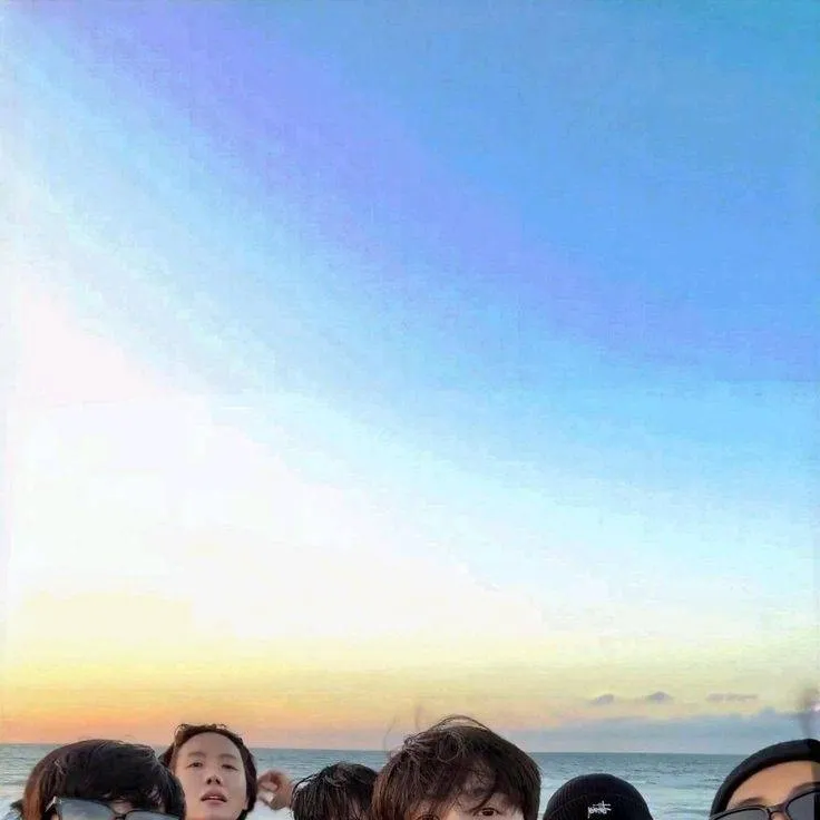 chat with ai character: ★/BTS NA PRAIA/★