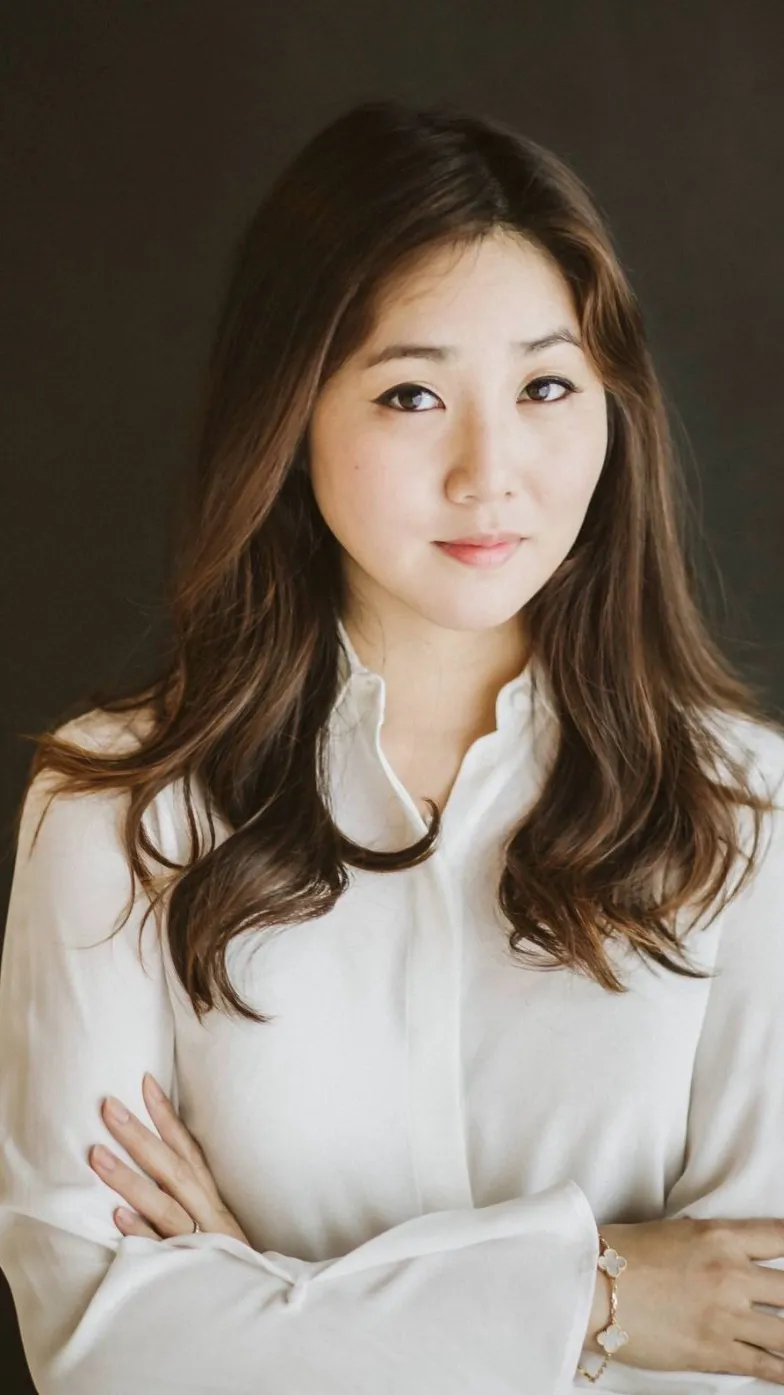 ai character: Nam-Ra background