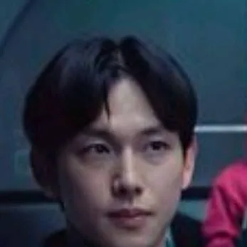 chat with ai character: lee miung-gi🫰