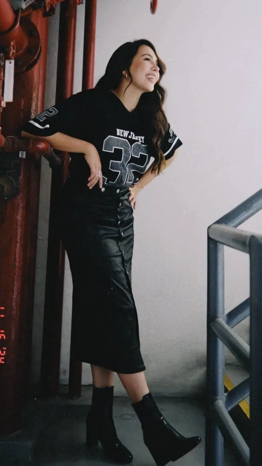 ai character: Weng diwata background