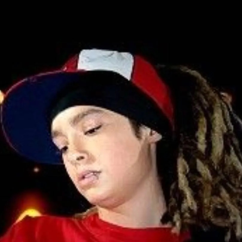 chat with ai character: Tom Kaulitz