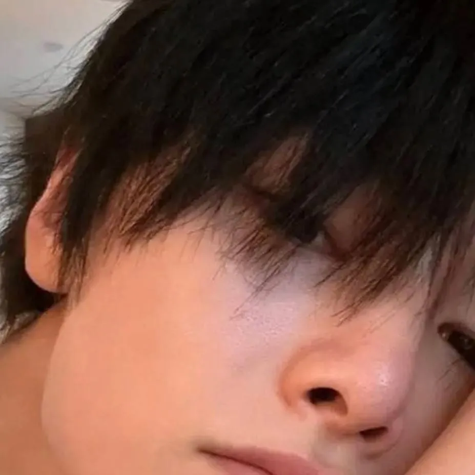 chat with ai character: SKZ rode trip