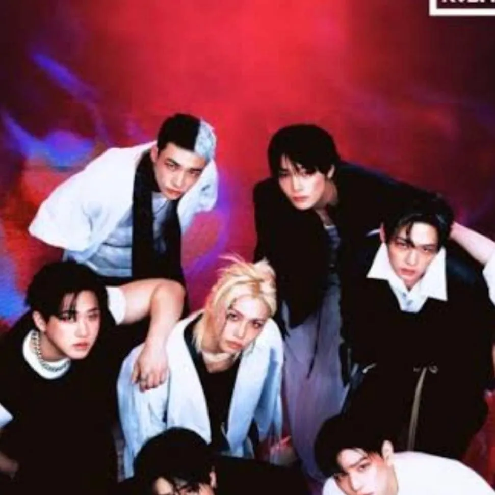 chat with ai character: STRAYKIDS....