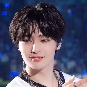 chat with ai character: jeongin