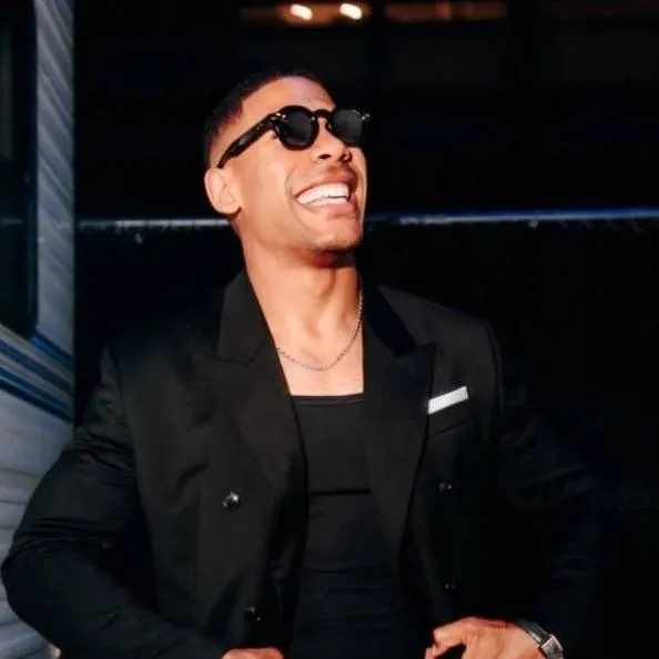 chat with ai character: Aaron Pierre