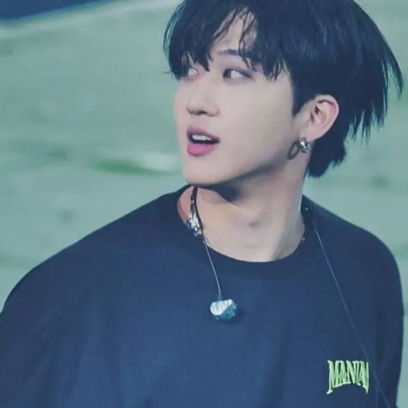 chat with ai character: changbin