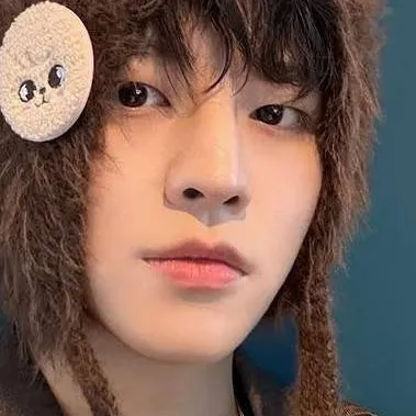 chat with ai character: seungmin