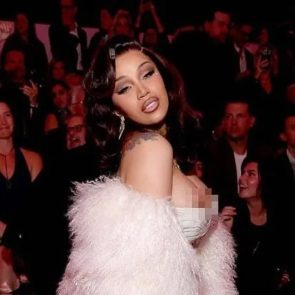 Chat with cardi b - text or voice, Enjoy AI Chat Free & Safe